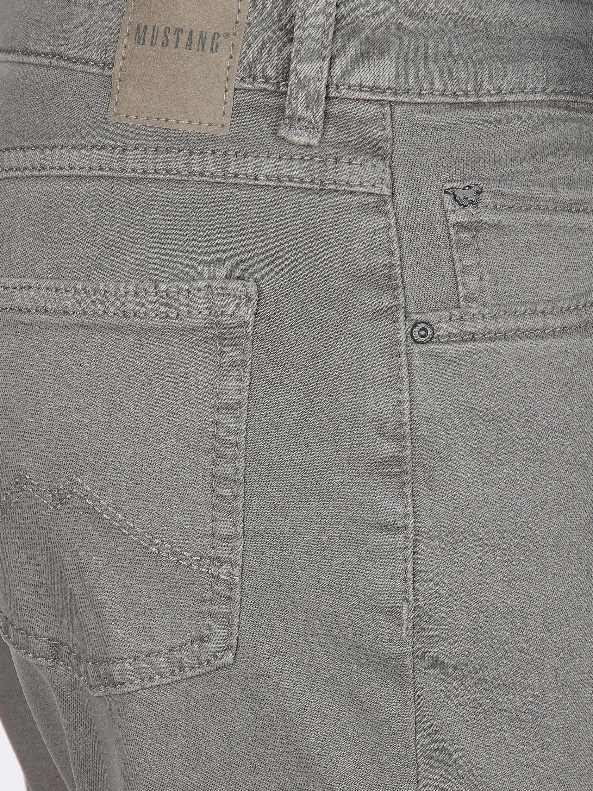 Damen Jeans in Capri Länge