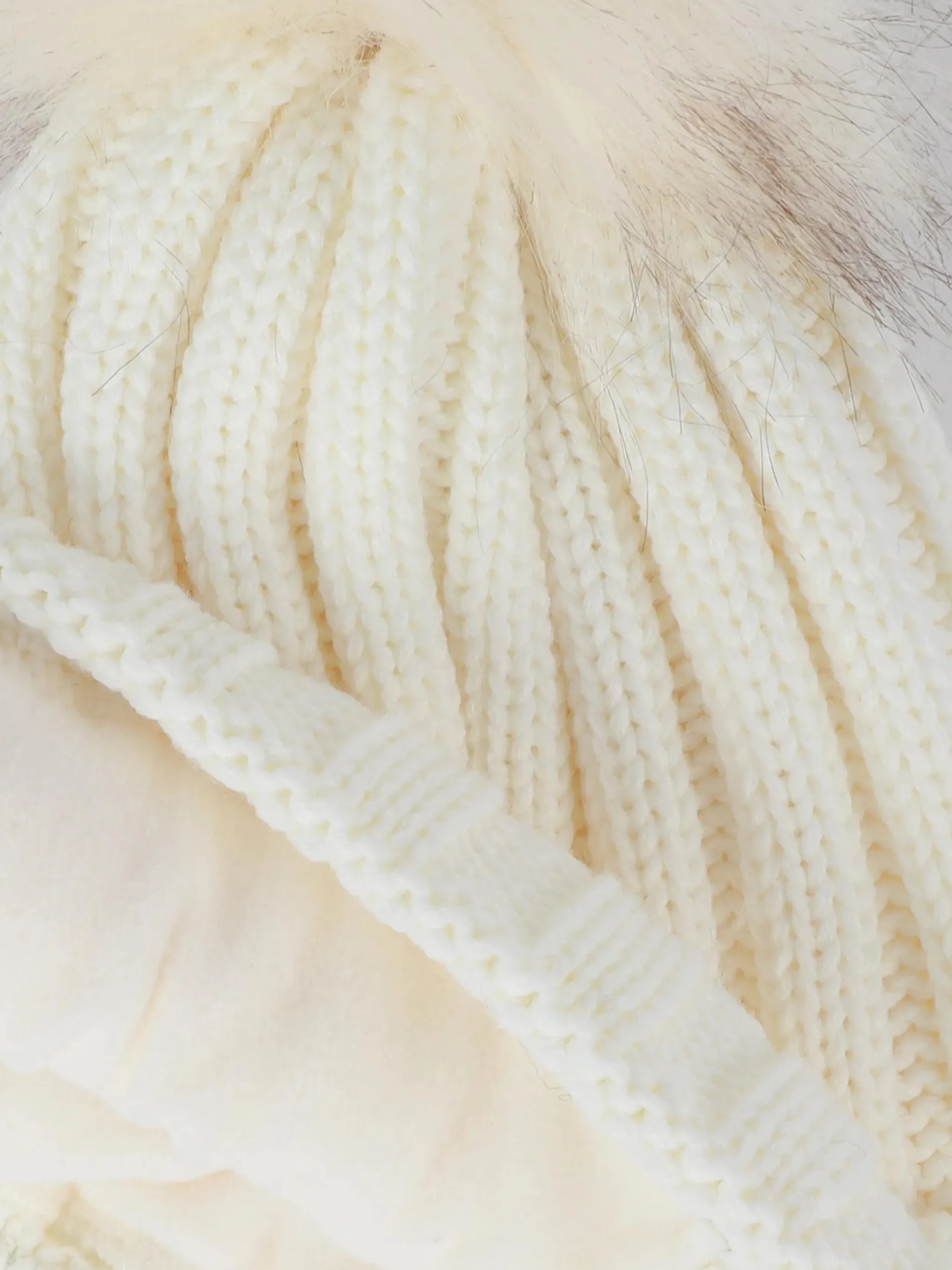 Damen Strickmütze mit Bommel