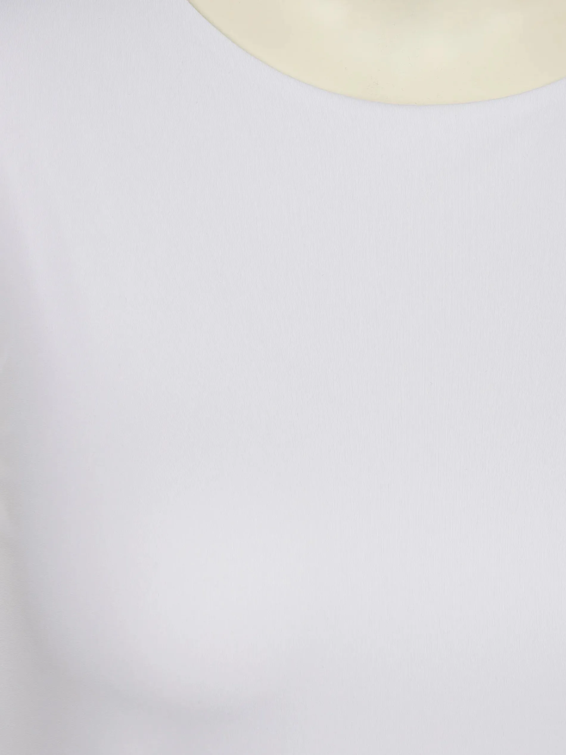 Damen Top in kurzer Form