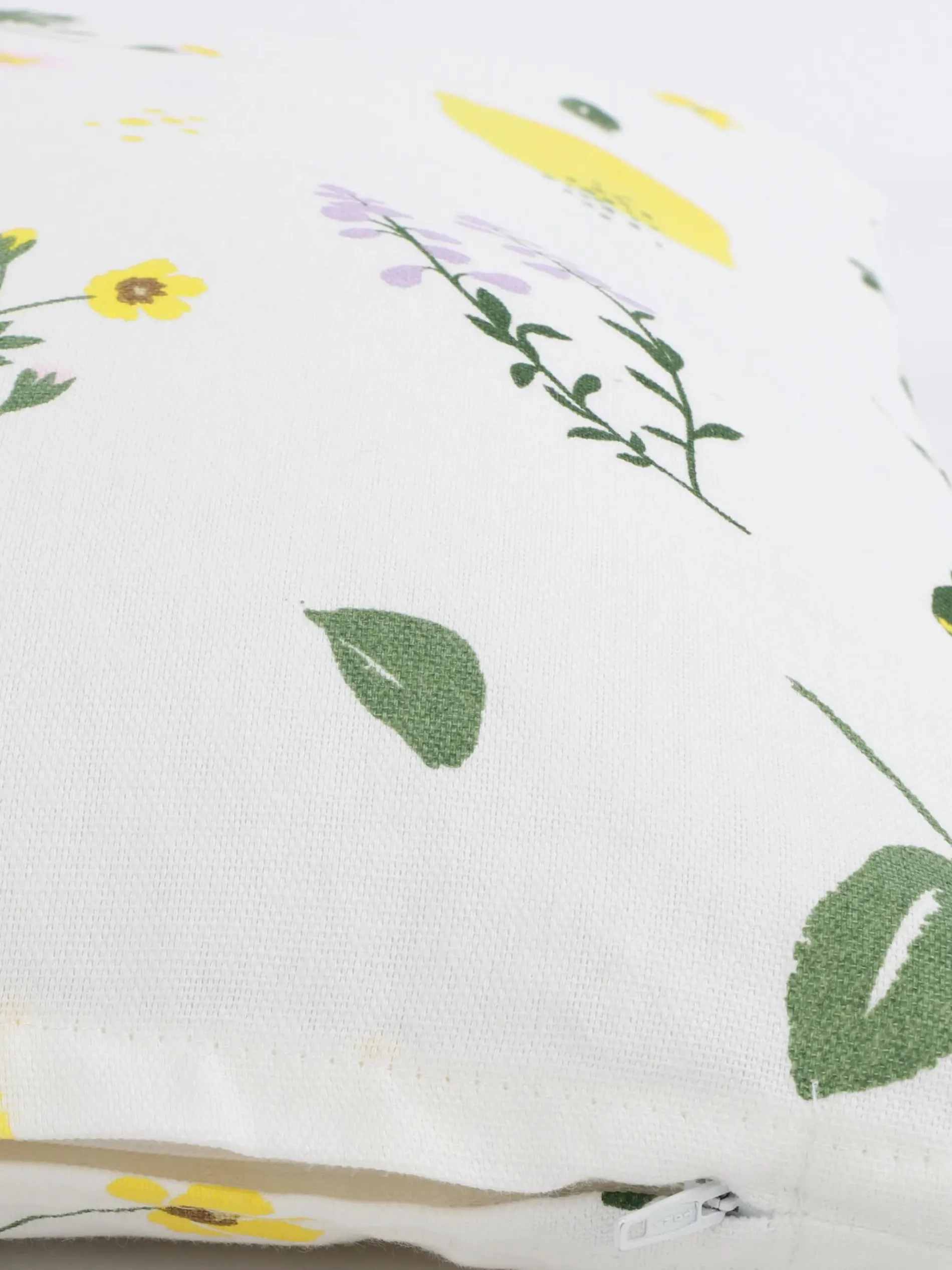 Dekokissen mit kleinem Zitronenprint, 45x45cm, mit Füllung