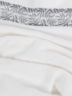 Handtuch mit hübscher Bordüre 50x100cm