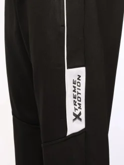 Herren Jogginghose mit Paspel und kleinem Einsatz