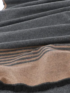 Herren Schal mit Streifenmuster