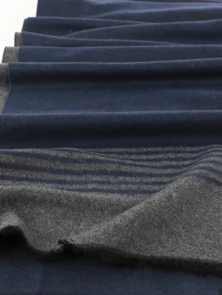 Herren Schal mit Streifenmuster