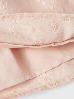 Mädchen Kleid mit Stickerei und Flügelärmelchen