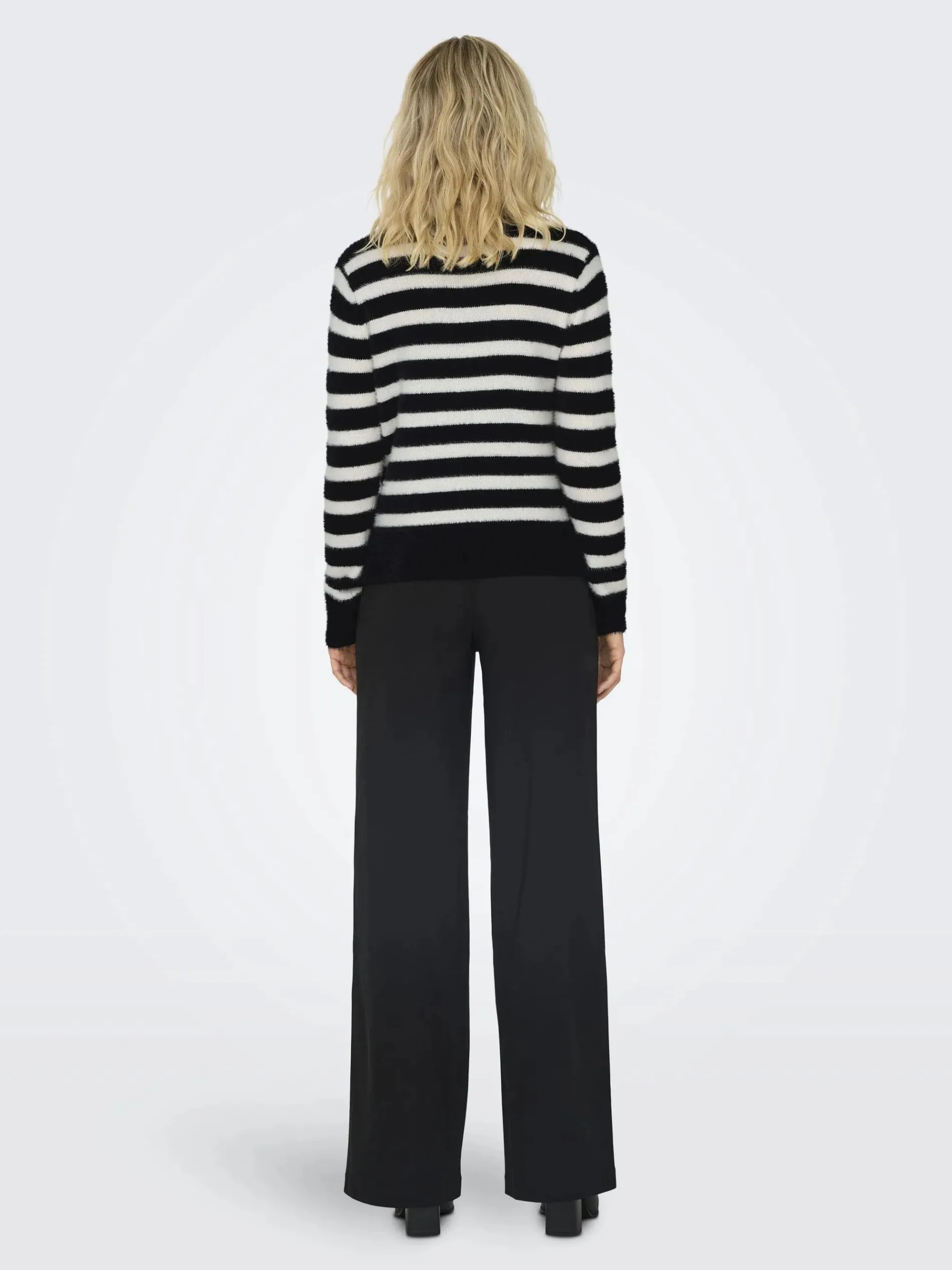 Only ONLELLA PIUMO LS V-NE Strickpullover