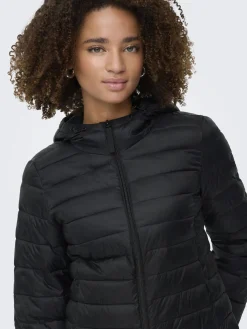 Only ONLTAHIA LW QUILTED Steppjacke