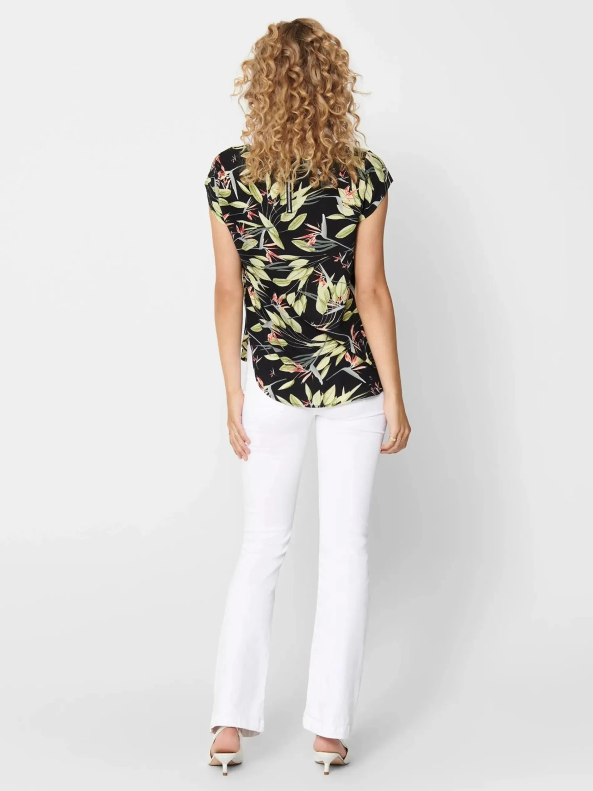 Only ONLVIC SS AOP TOP NOO Bluse