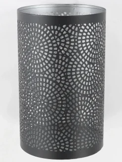 Windlicht aus Metall. 12x12x20cm